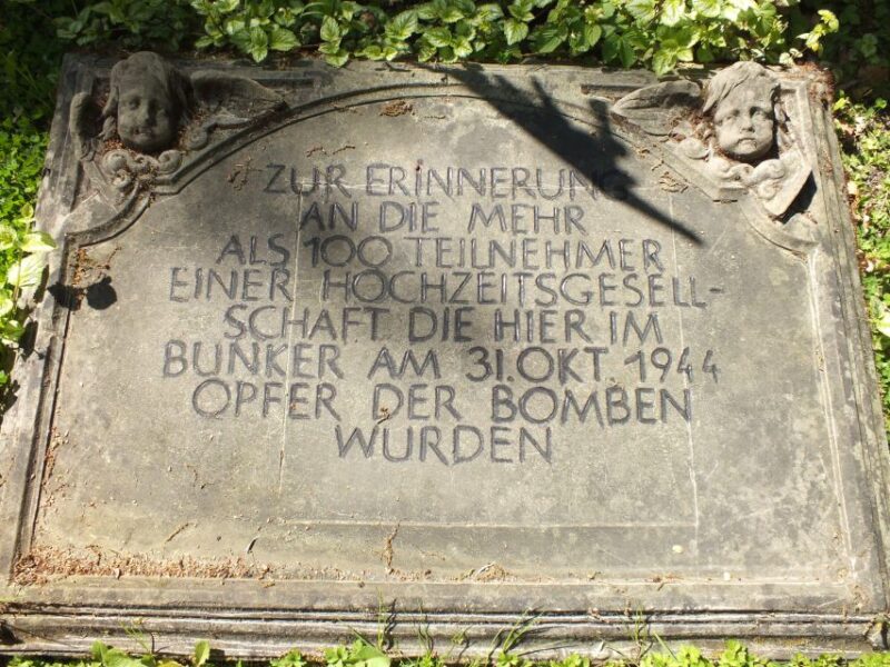 Cologne: Melaten Cemetery Life, Love and Death Tour - Ornate Tombs and Burial Sites