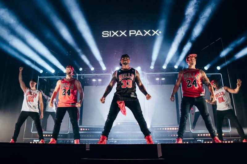 Cologne: Men's Performing Arts Show at Theater Köln - Booking Information