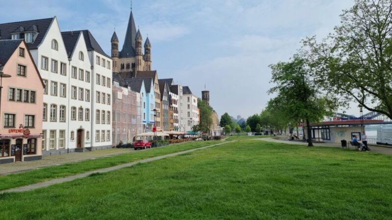 Cologne: Old City Guided Walking Tour - Bustling Squares