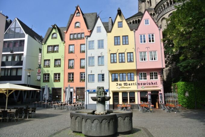 Cologne: Old Town Historical Walking Tour With GEO Epoche - Meeting Point and Duration