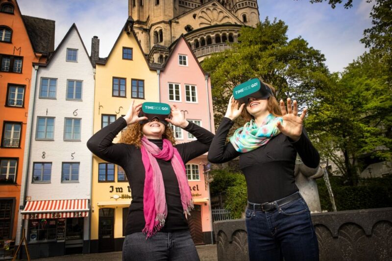 Cologne: Old Town Virtual Reality Walking Tour - Key Points