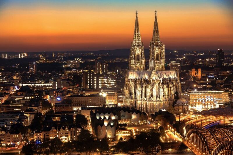 Cologne: Private Guided Walking Tour - Germanys Oldest City Hall