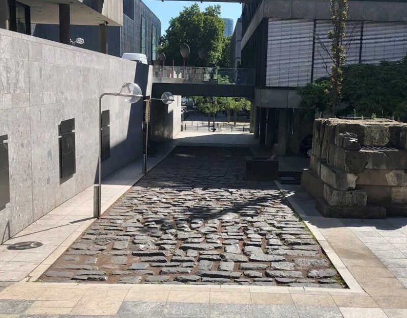 Cologne: Roman History Self-Guided Audio Guide Walking Tour - Audio Guide Features
