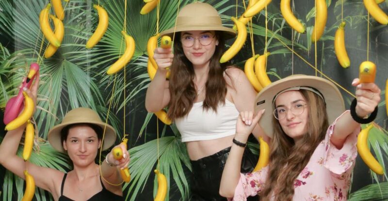 Cologne: Selfiewerke Selfie Photo Studio - Highlight of Experiences