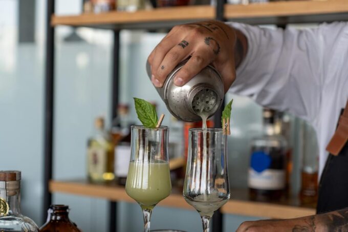 Colombian Cocktail Masterclass With Mixologist - Event Suitability