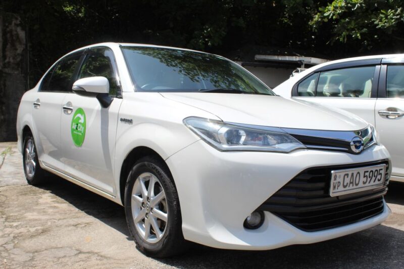 Colombo: Bandaranaike Airport to City Center Shared Transfer - Pickup and Meeting Details