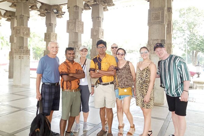 Colombo Bay Tuk Tuk City Tour - Visiting Iconic Landmarks