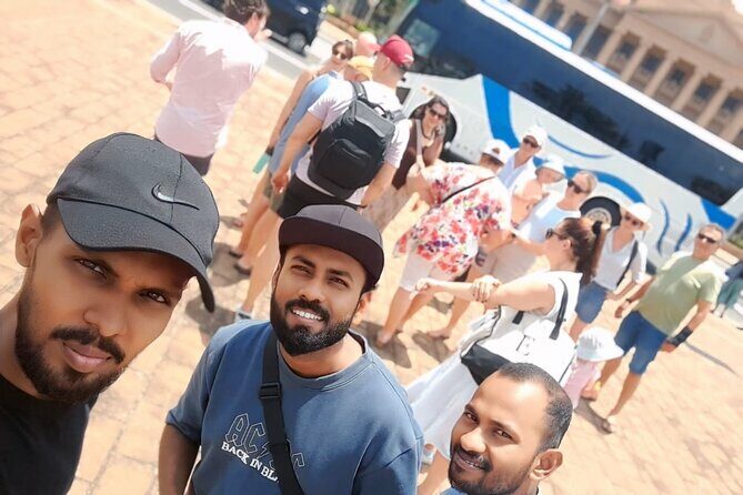 Colombo City Highlights Bus Tour - Key Points