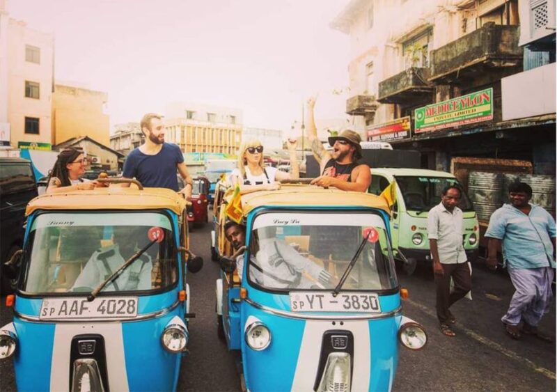 Colombo: City Street Food Tour by Tuk Tuk - Tuk Tuk Experience