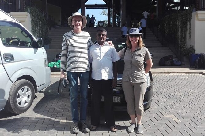 Colombo City to Bandaranaike International Airport Pvt Transfer - Vehicle Details