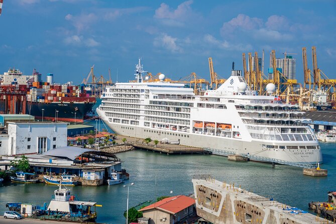Colombo City Tour - Multicultural Religious Sites