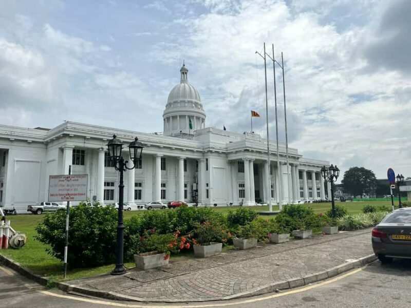 Colombo City Tour Explore History & Different Food Tasting - Key Points