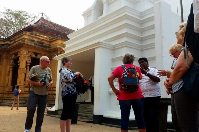 Colombo City Tour From Negombo - Gangaramaya Temple