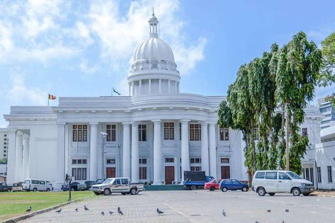 Colombo City Tour With Holiday Walkers Sri Lanka - Exploring Colombos Highlights