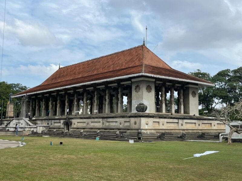 Colombo: Guided City Tour With Entry Tickets - Key Points