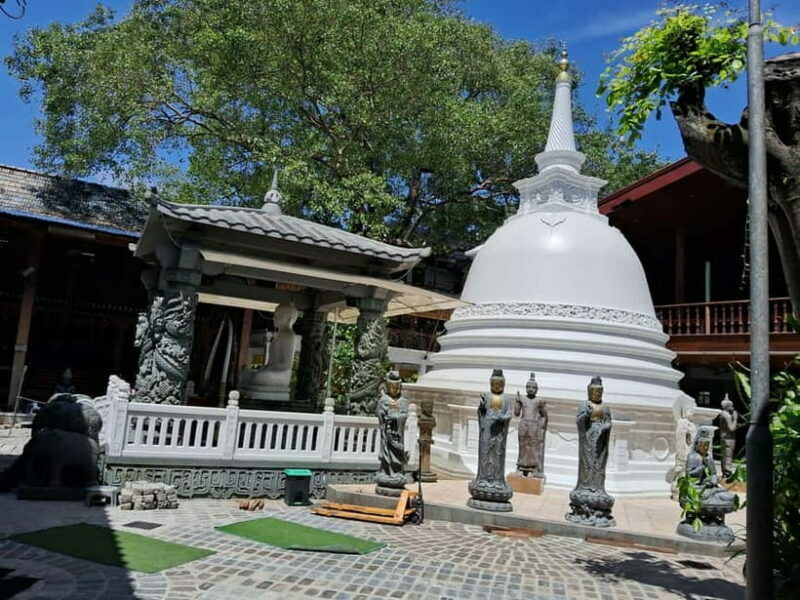 Colombo Heritage &Culture City Tour by Tuk Tuk ALL INCLUSIVE - What’s Not Included