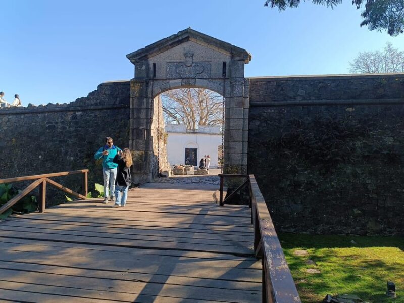 Colonia Del Sacramento: City Tour Walking and Van Tour - Key Points