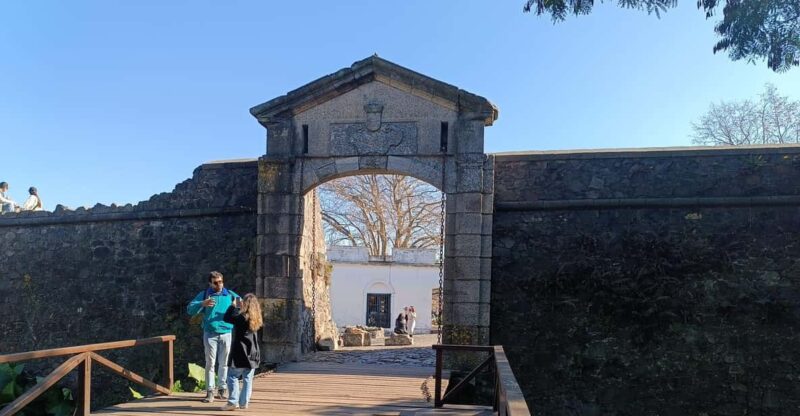 Colonia Del Sacramento: City Tour Walking and Van Tour - Itinerary and Experience