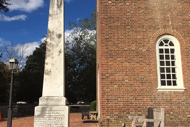 Colonial History Tour in Williamsburg Virginia - Historical Figures and Monuments