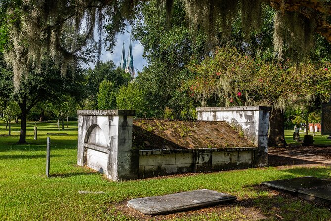 Colonial Park Cemetery Walking Tour in Savannah - Notable Georgians Laid to Rest