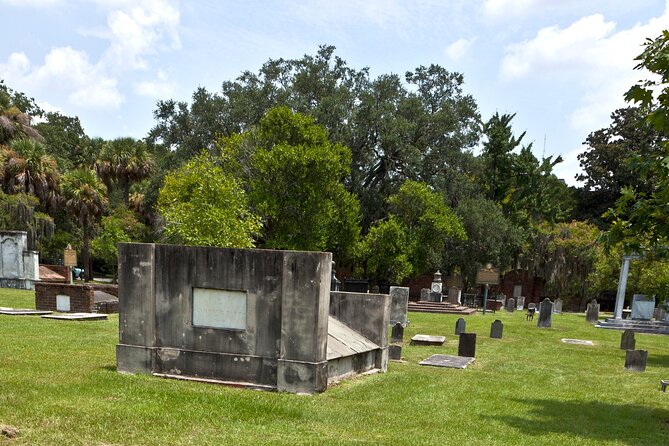 Colonial Park Cemetery Walking Tour in Savannah - Tour Ideal for Enthusiasts