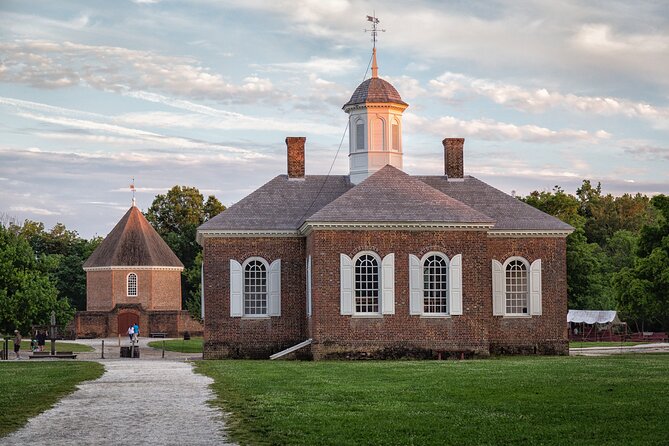 Colonial Williamsburg Wander: A Journey Through Time - Discovering Williamsburgs Revolutionary Heritage