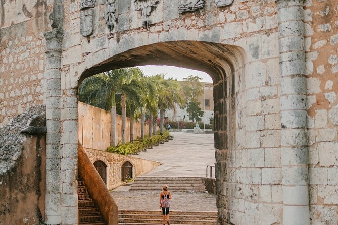 Colonial Zone Train 45 Minutes of History and Culture in Santo Domingo - Discovering Colonial Zones Architectural Gems