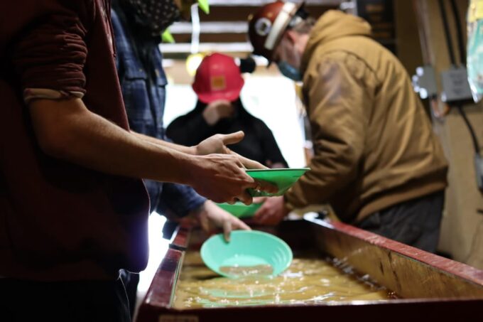 Colorado: Red Rocks, Dinosaur Tracks, & Gold Mine Tour - Inclusive Package and Inclusions