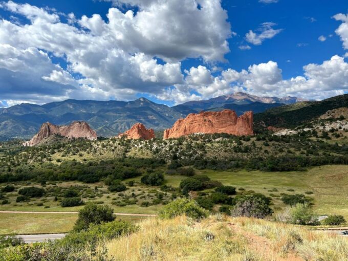 Colorado Springs: Garden of the Gods Guided Jeep Tour - Exploring Garden of the Gods
