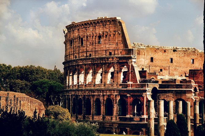 Colosseum 1-Hour Shared Walking Tour - Accessing the Colosseum