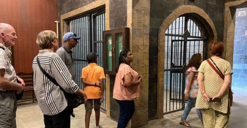 Combo Bollywood Studio Tour With Dharavi Slum Tour - Cultural Insights