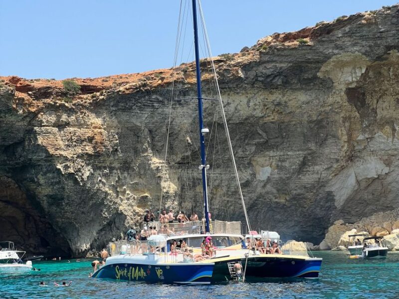 Comino: Blue Lagoon Catamaran Cruise With Lunch and Open Bar - Included Amenities