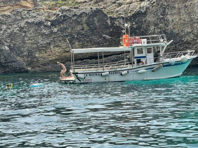 Comino: Private Boat Trips, Swimming Stops and Caves Tours - Sightseeing Locations