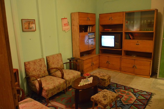 Communist History Tour Tirana & Street Food - Included Experiences