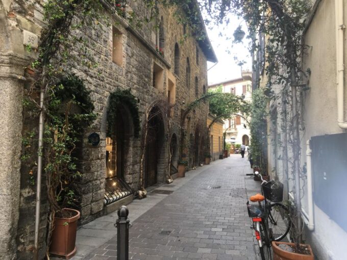 Como & Bellagio Plus Private Cruise From Lugano - Passport and Accessibility Requirements