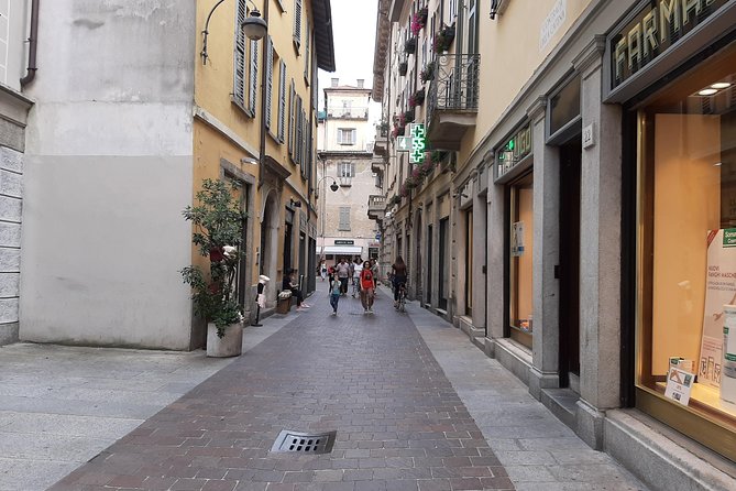 Como City and Its History Exclusive Walking Tour (1 H From Milan) - Booking and Confirmation