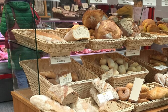 Como Food Tour and the Farmers Market - Sampling the Local Flavors