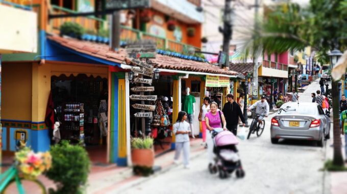 Complete Guatape Tour by Tuktuk, Lunch and Drink - Frequently Asked Questions