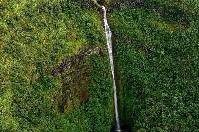 Complete Island 60-Minute Helicopter Tour - Helicopter Capacity and Specifications