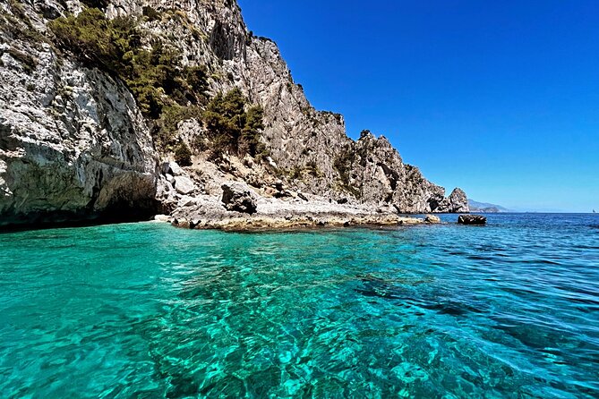Complete Private Guided Three-Hour Tour on the Capri Coast - Refreshments and Supplies