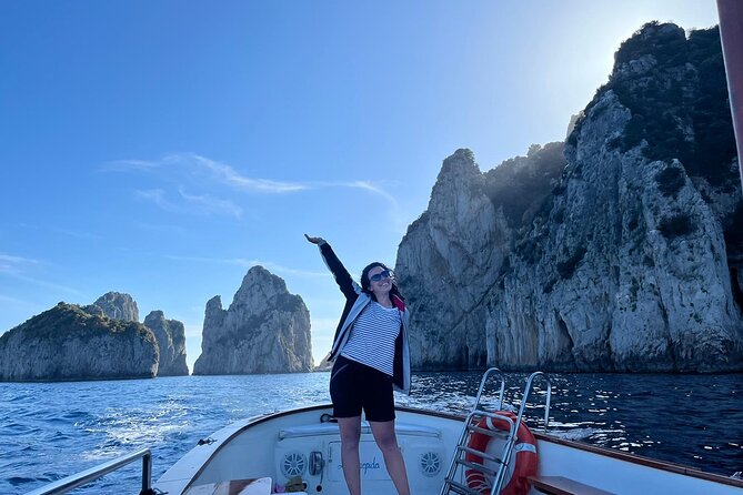 Complete Private Guided Two Hour Tour of the Coast of Capri - Highlights and Inclusions