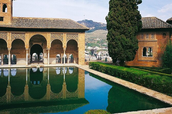 Complete Private Tour of the Alhambra in Granada Includes Tickets - Tour Logistics and Accessibility