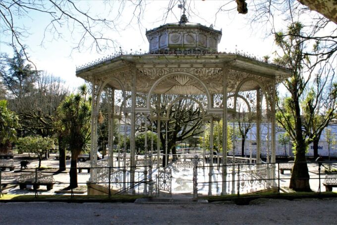 Complete Santiago Tour With Tickets- Full Experience in 4H - Old Town Exploration