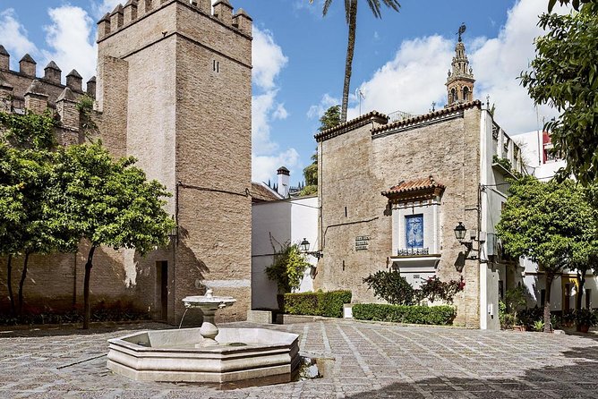 Complete Seville Tour + the Jewish Quarter and Views of Triana - Exploring the Jewish Quarter