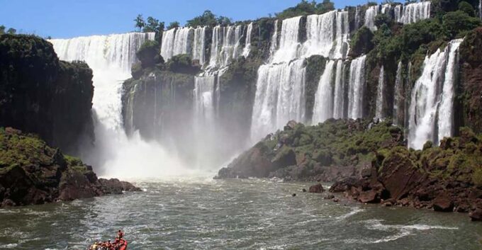 Complete Tour of Iguaçu National Park: Guided Tour - Stunning Waterfalls Circuit Views