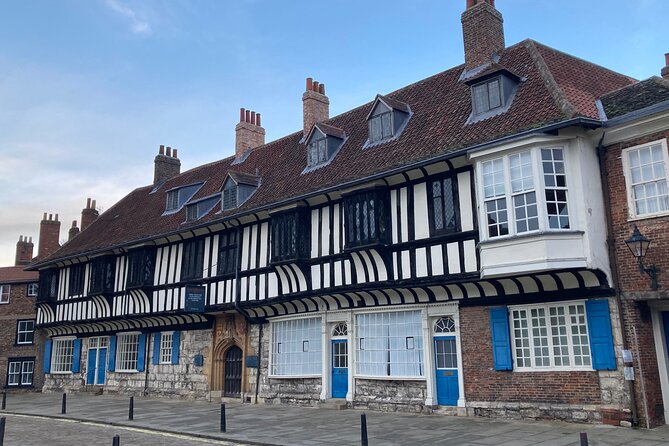 Complete Tour of York - Nearby Public Transportation