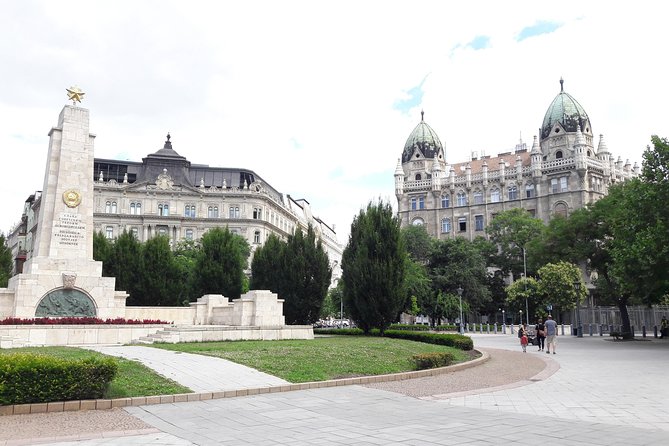 Comprehensive Sightseeing Tour - Key Attractions