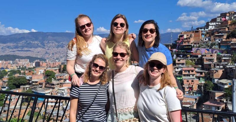 Comuna 13 & Aurora Cable Car Tour - Key Points