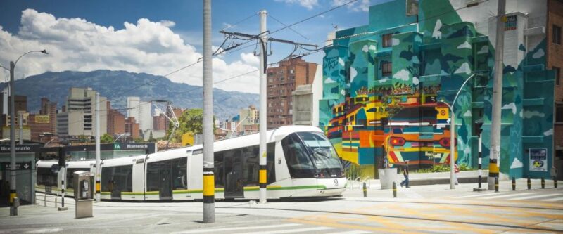 Comuna 13 & Downtown Medellin: From Violence to Innovation - Cultural Insights