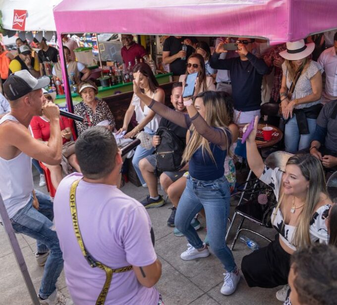Comuna 13: Graffiti Tour With Tasting, Live Show, & Gallery - Drone Video for Social Media